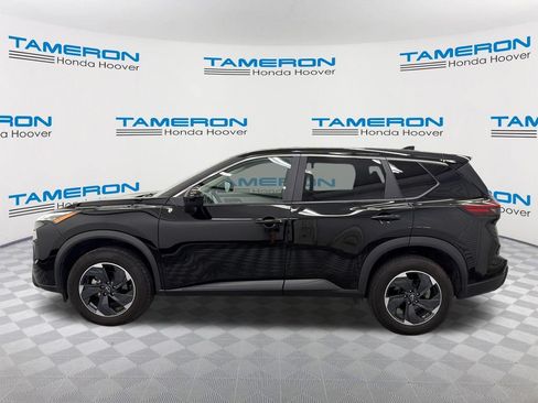 Used 2025 Nissan Rogue SV AWD/4WD image 2