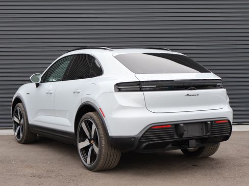 New 2026 Porsche Macan 4 Electric AWD/4WD image 3