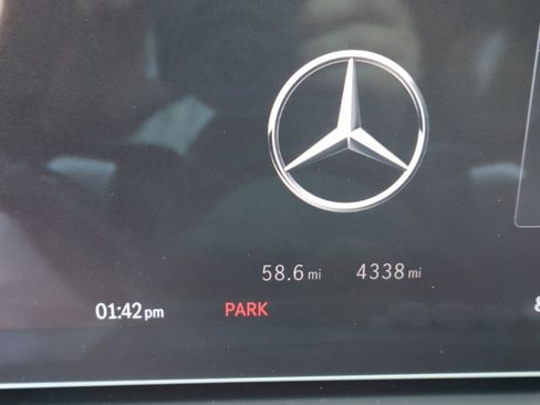 Used 2026 Mercedes-Benz GLE 580 4MATIC w/ Driver Assistance Package image 10