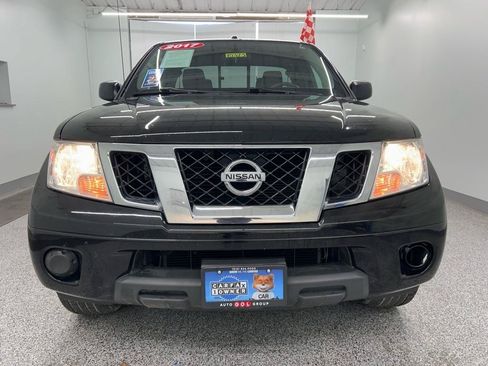 Used 2017 Nissan Frontier SV RWD image 3