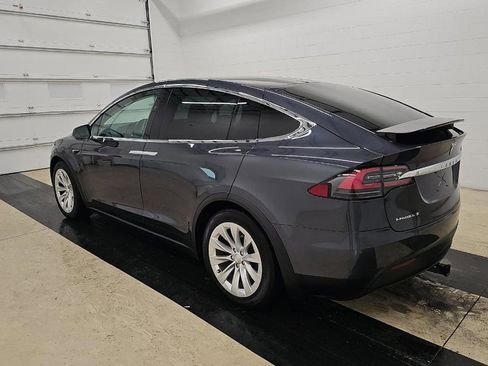 Used 2018 Tesla Model X 75D image 3