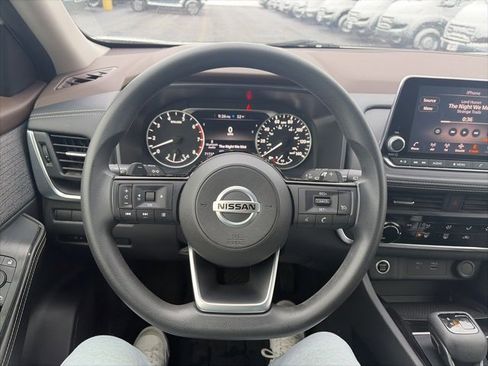 Used 2021 Nissan Rogue S image 18