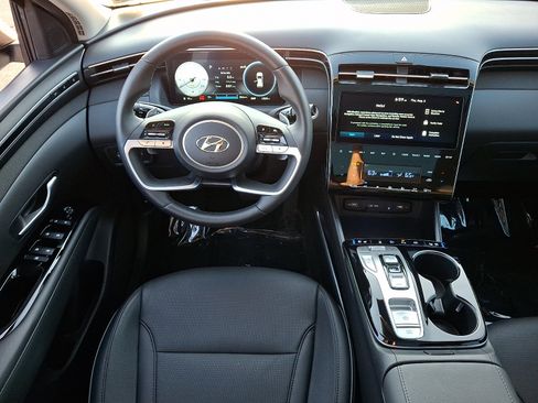 Certified 2023 Hyundai Tucson Limited AWD/4WD image 11