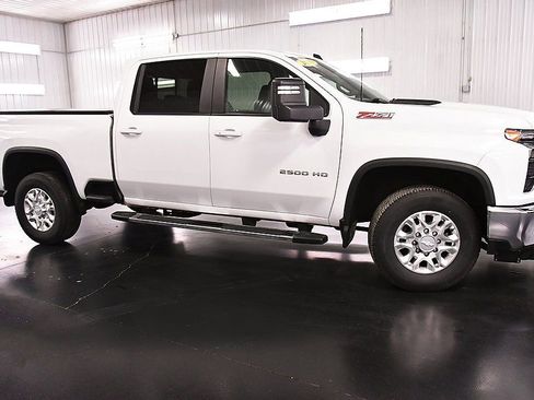 Used 2020 Chevrolet Silverado 2500 LT w/ All Star Edition image 8