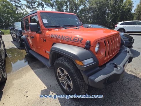 Used 2019 Jeep Wrangler Unlimited Sport S AWD/4WD image 3