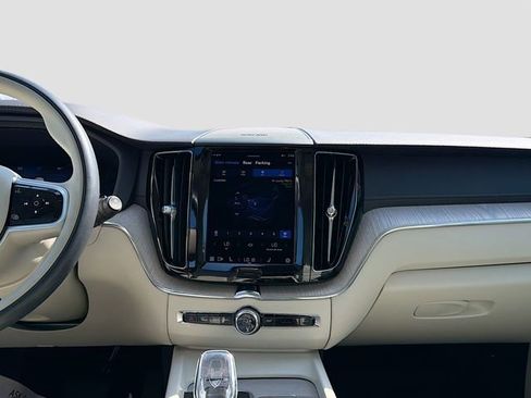 Used 2022 Volvo XC60 B6 Inscription w/ Advanced Package image 19