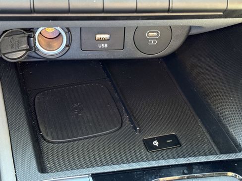 Certified 2025 Hyundai Elantra Sport image 25