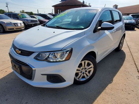 Used 2017 Chevrolet Sonic LT FWD image 3