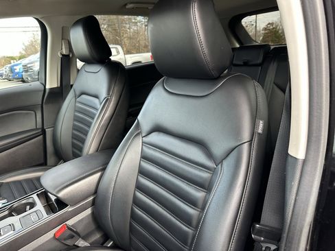 Used 2020 Ford Edge SEL image 14