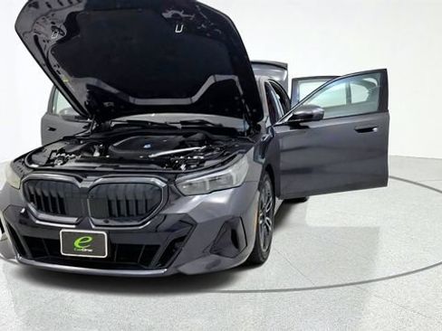 Used 2026 BMW 540i xDrive w/ Executive Package AWD/4WD image 13