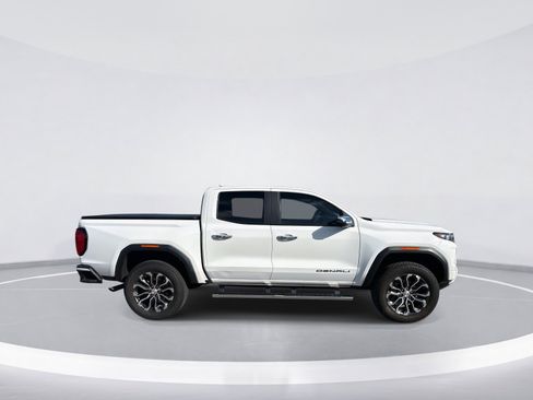 Certified 2023 GMC Canyon Denali image 9