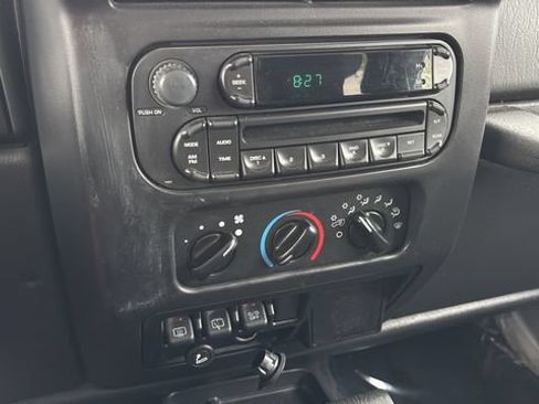 Used 2006 Jeep Wrangler Unlimited AWD/4WD image 26