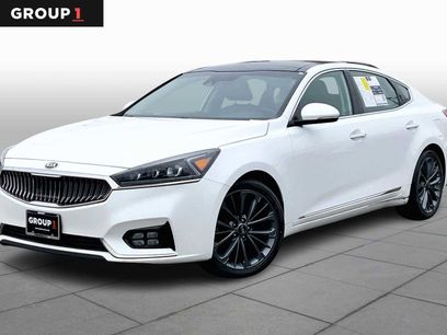 Used 2017 Kia Cadenza Technology