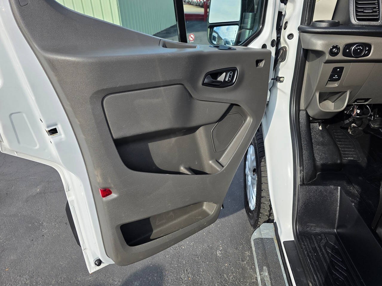 Used 2022 Ford Transit 250 Low Roof w/ Exterior Upgrade Package RWD image 18