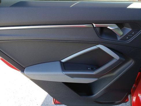 Used 2025 Audi Q3 2.0T Premium w/ Convenience Package image 12