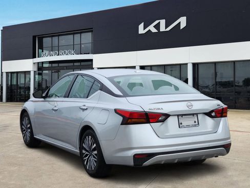 Used 2024 Nissan Altima 2.5 SV FWD image 5