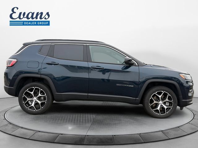 Used 2024 Jeep Compass Limited AWD/4WD image 9