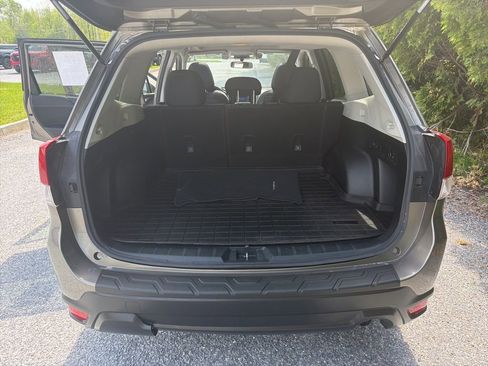 Used 2019 Subaru Forester Premium w/ All-Weather Package AWD/4WD image 18