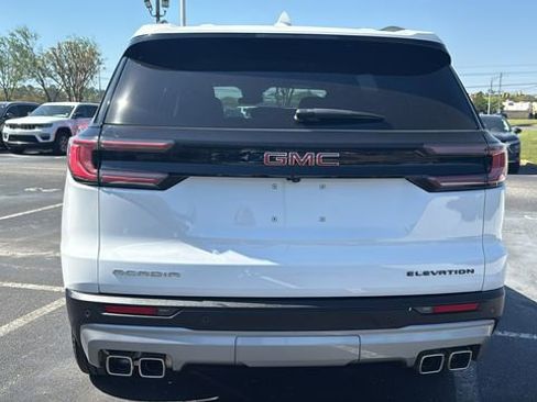 Used 2025 GMC Acadia Elevation FWD image 6