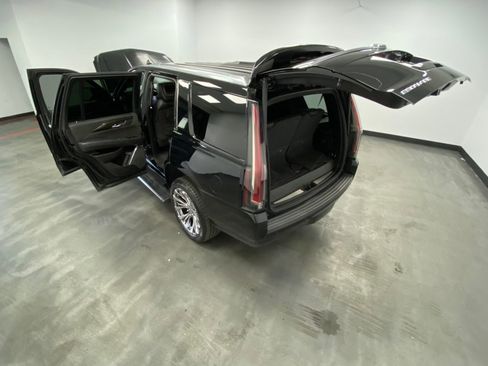 Used 2017 Cadillac Escalade Platinum AWD/4WD image 50