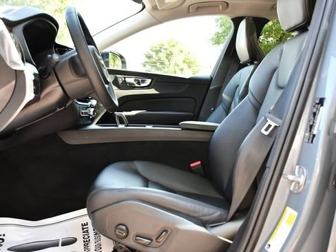 Certified 2024 Volvo XC60 B5 Core w/ Climate Package AWD/4WD image 14