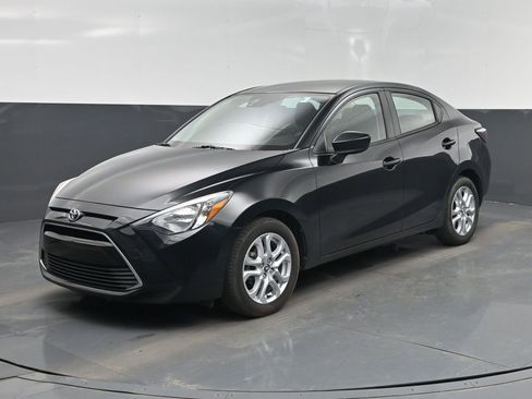 Used 2017 Toyota Yaris iA image 22