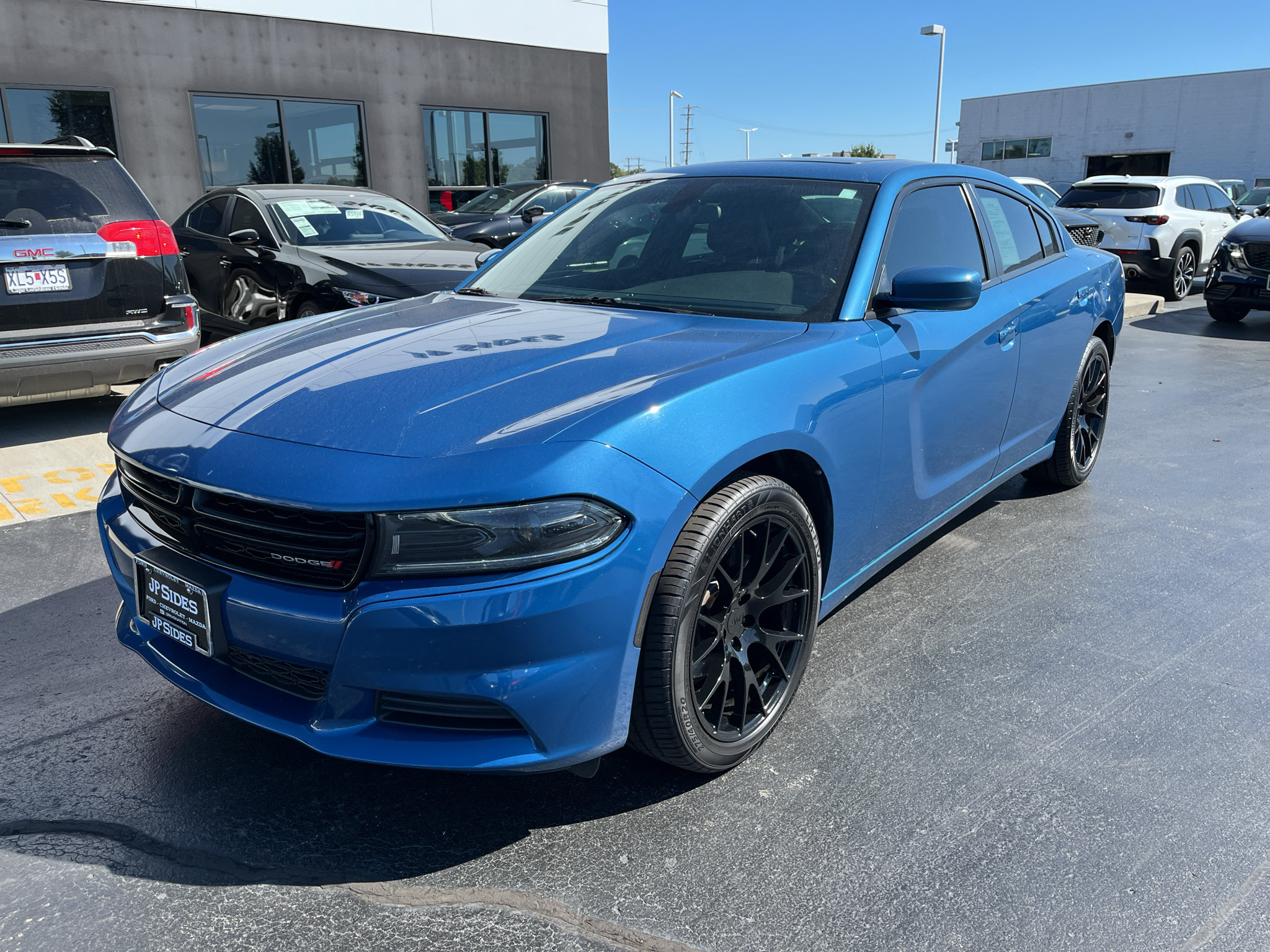 Used 2022 Dodge Charger SXT w/ Leather Interior Group RWD image 4