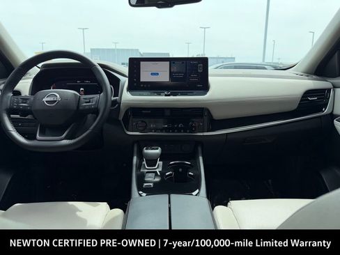 Used 2025 Nissan Rogue SL FWD image 26