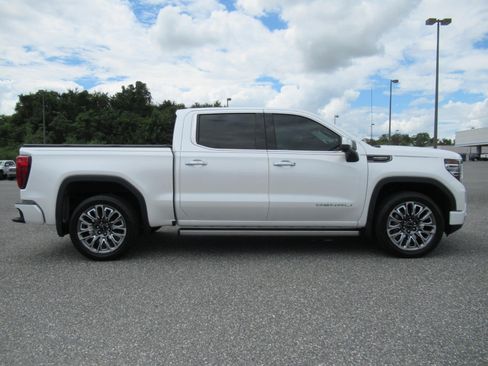 Used 2024 GMC Sierra 1500 Denali Ultimate AWD/4WD image 2