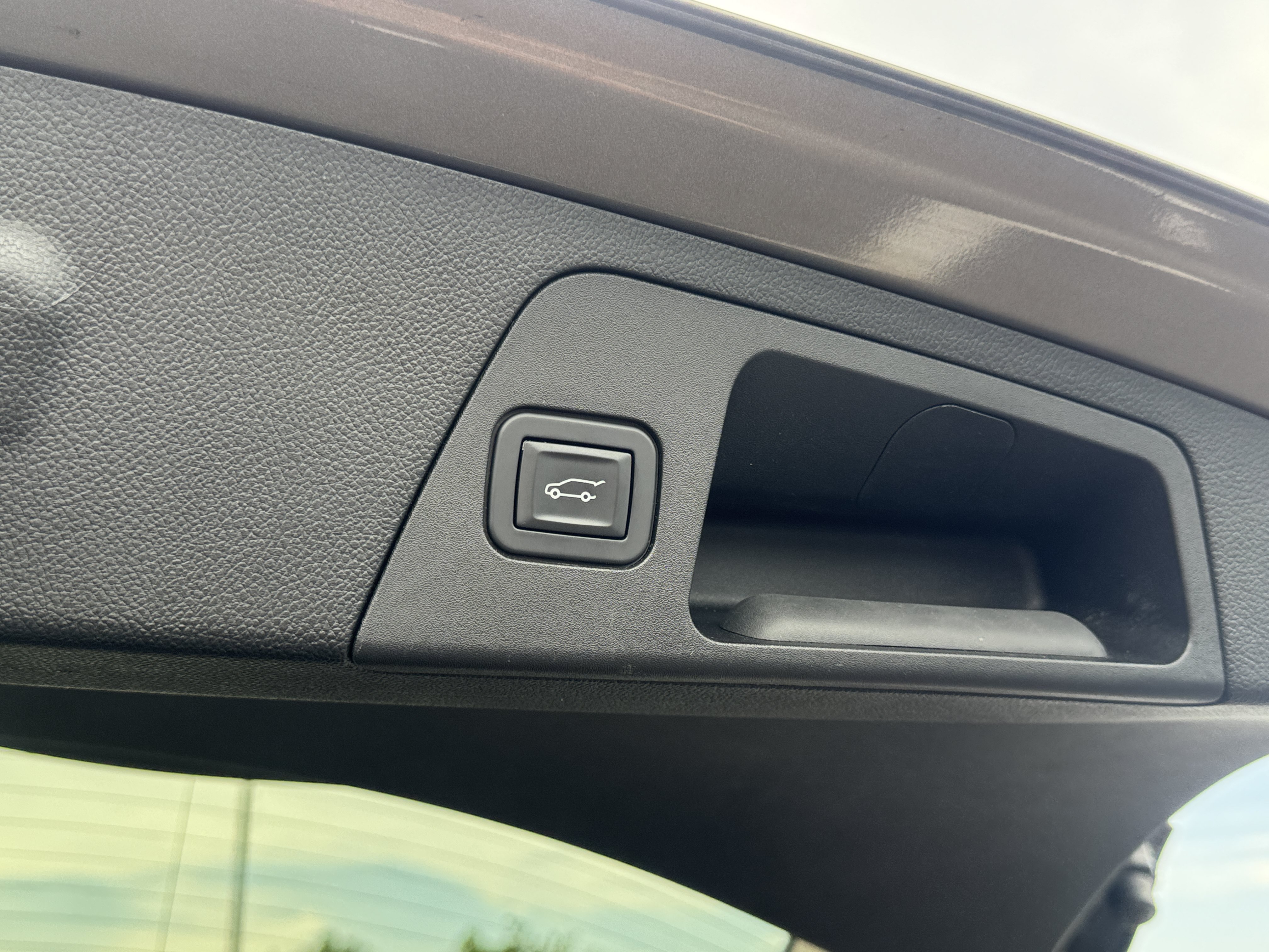 Used 2019 Buick Envision Premium AWD/4WD image 15