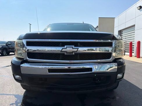 Used 2009 Chevrolet Silverado 1500 LT w/ Power Pack Plus AWD/4WD image 2