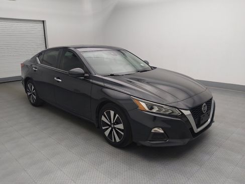 Used 2022 Nissan Altima 2.5 SV w/ SV Premium Package FWD image 11