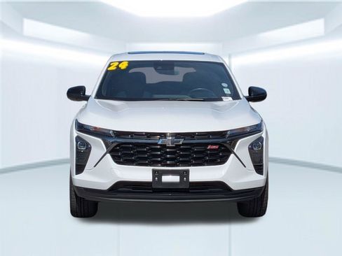 Used 2024 Chevrolet Trax RS w/ Sunroof Package image 18