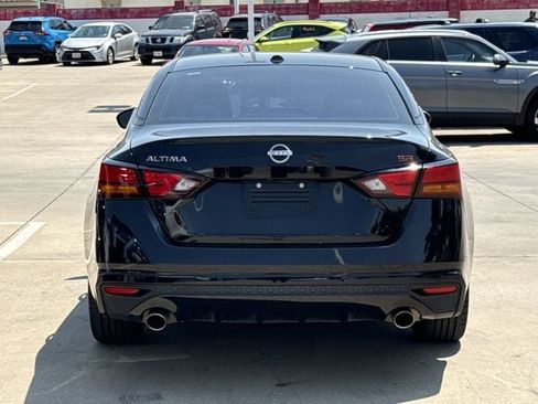 Used 2023 Nissan Altima 2.5 SR FWD image 5