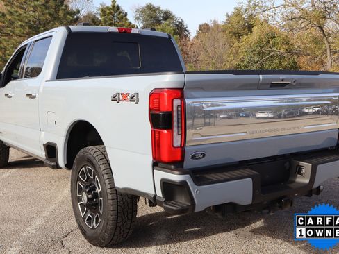 Used 2024 Ford F250 Platinum image 7
