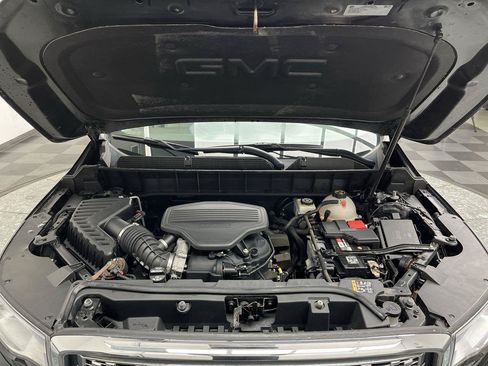 Used 2017 GMC Acadia Denali w/ Technology Package AWD/4WD image 31