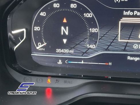 Used 2022 GMC Yukon XL Denali image 27