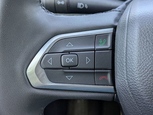 Used 2023 Jeep Compass Latitude w/ Convenience Group AWD/4WD image 25