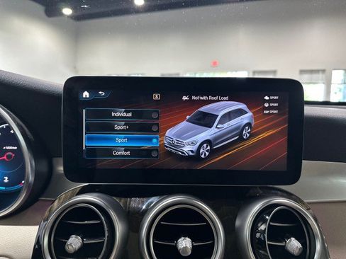 Used 2021 Mercedes-Benz GLC 300 w/ Premium Package image 63