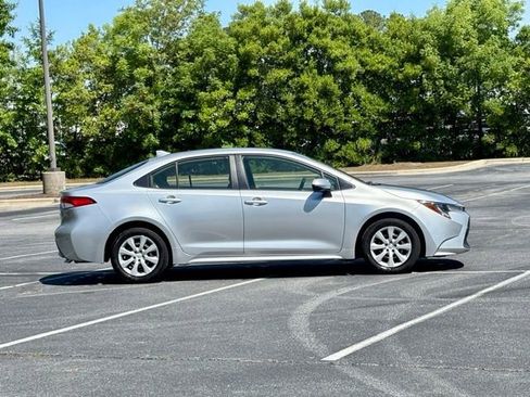 Used 2020 Toyota Corolla LE FWD image 9