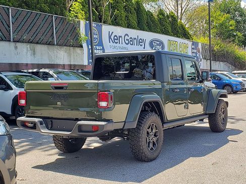 Used 2023 Jeep Gladiator Sport AWD/4WD image 5