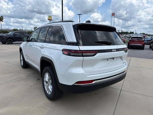 New 2026 Jeep Grand Cherokee Laredo RWD image 5