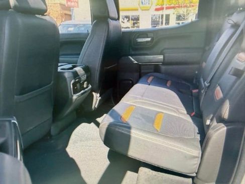 Used 2021 GMC Sierra 1500 AT4 w/ AT4 Preferred Package image 4