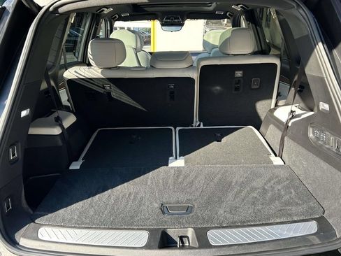New 2026 Cadillac Vistiq Luxury AWD/4WD image 10