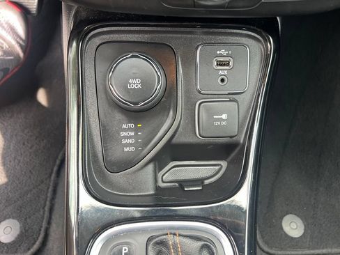 Used 2020 Jeep Compass Limited AWD/4WD image 32