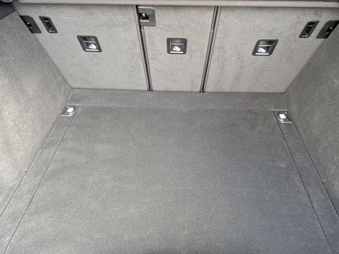 Certified 2025 Porsche Macan image 23