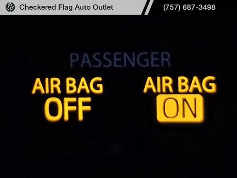 Used 2016 Toyota Tacoma TRD Sport image 33