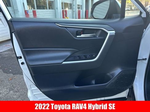 Certified 2022 Toyota RAV4 SE image 4
