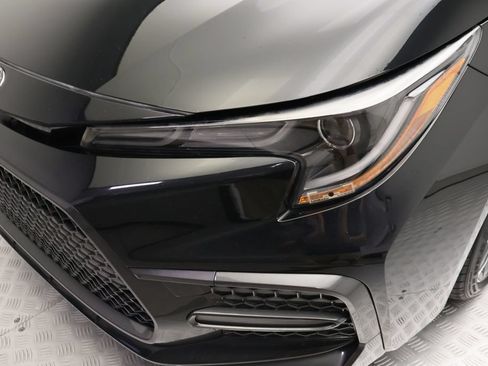 Certified 2022 Toyota Corolla SE FWD image 3