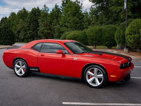 Used 2010 Dodge Challenger SRT8 image 22